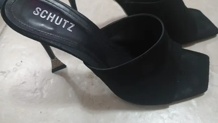 Sandália Schutz n 39 