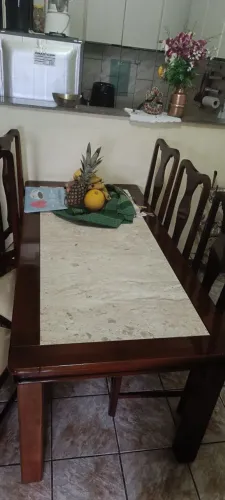 Linda mesa de Mogno e Pedra Marta Rocha