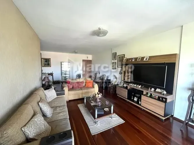Apartamento de 185m² no bairro do Espinheiro