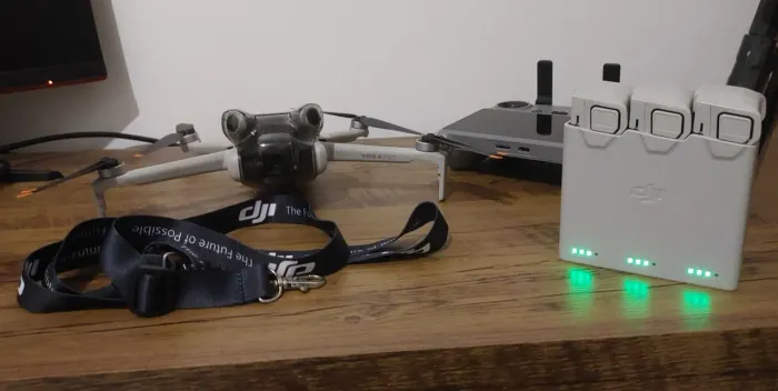 DJI Mini 4 Pro Fly More Combo Plus | Menos de 25 Ciclos | Homologado Anatel | Impecável