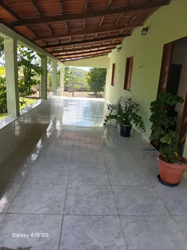 Excelente casa com terreno grande e murado ( aceiro troca) ( anúncio verdadeiro).