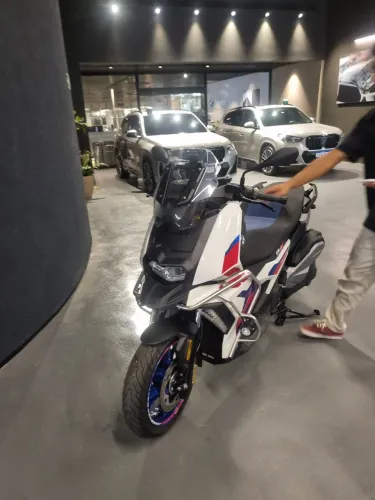 BMW C400X