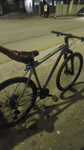 Vendo bicicleta aro 29 semi nova ou troco em iphone 13