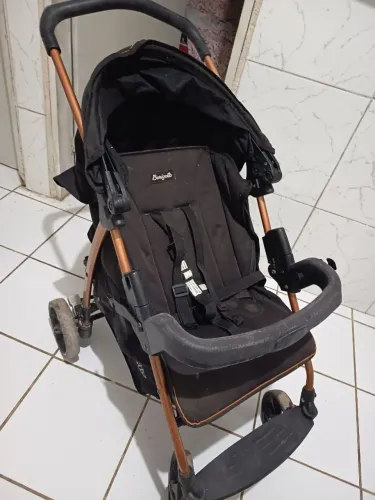 Vende-se carrinho de bebê + bebê conforto 