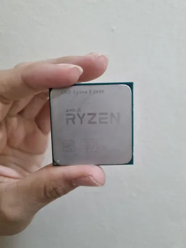 Vendo processador AMD Ryzen 5 2600 + cooler box