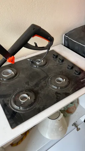 Cooktop Brastemp + Bancada com lugar de microondas ou forno.