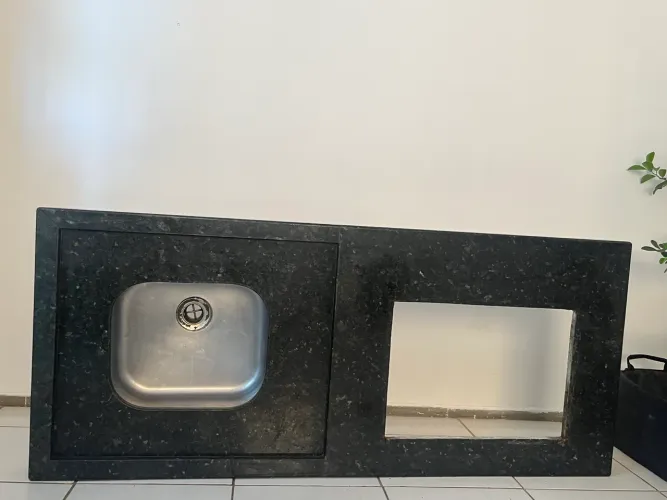 Vendo pedra de mármore com Cuba e furo para Cooktop