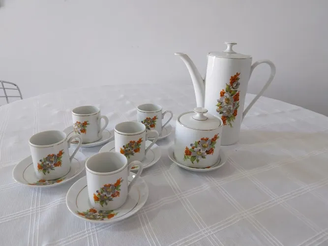 Conjunto de xícaras de cafezinho, Bule e Açucareiro vintage estilo casa da vovó