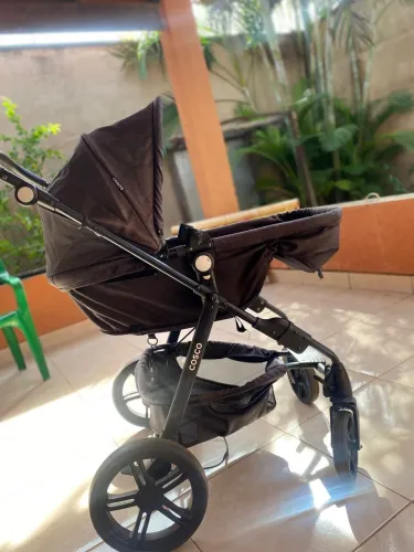 Carrinho de bebê mais bebê conforto