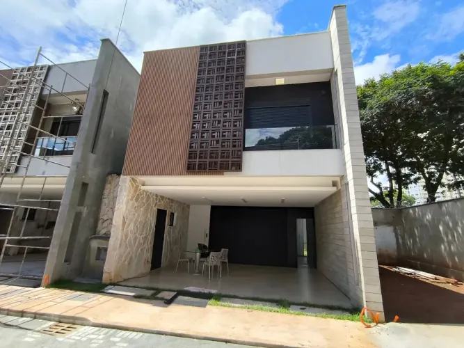 Evora Charm Desing , 3 Suites Ao Lado Do Parque Cascavel E Avenida Rio Verde