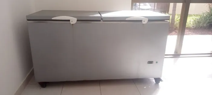 Freezer de alumínio dentro
