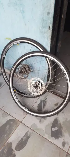 Vendo um par de rodas de bike