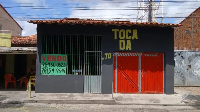 CASA COM PONTO COMERCIAL
