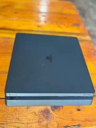 Ps4 em ótimas condições