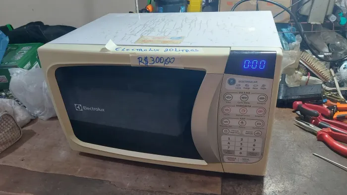 Microondas Electrolux 20 litros zerado