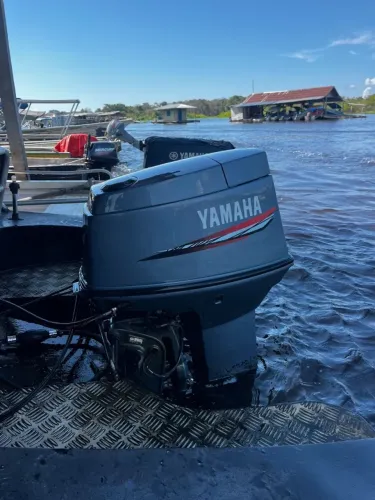 Vende motor de polpa yamaha 60 hp dois tempos