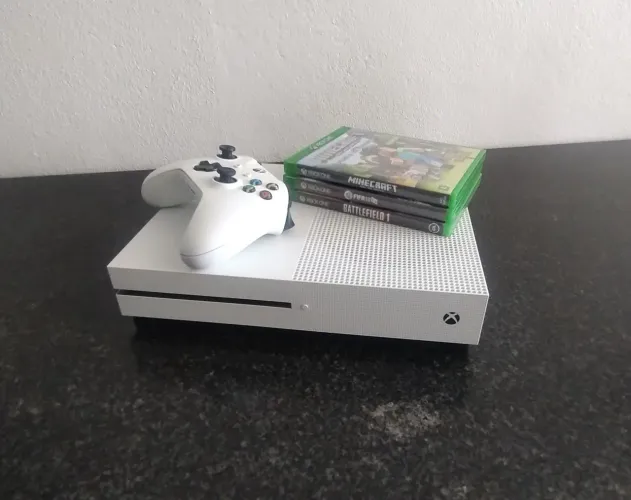 Xbox One S 500GB Branco Usado + 1 Controle Original + 3 Jogos + Cabos