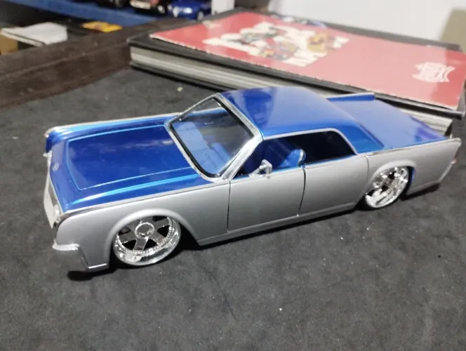 Miniatura Lincoln continental 1963 Jada toys 1/24