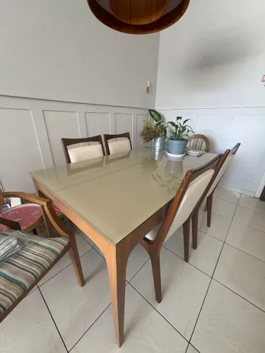 Mesa de jantar retangular