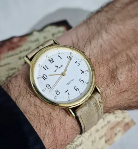 Relógio Seculus Quartz Dourado 34mm - Clássico e Elegante