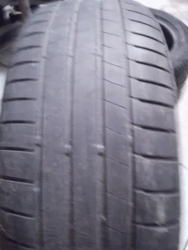 Pneu aro 17 / 205-55-17
