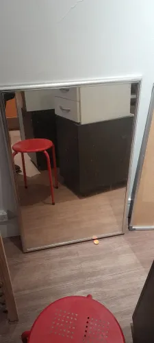 Espelho com moldura de aluminio