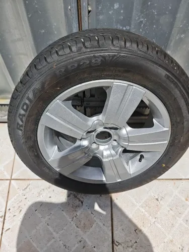 Vendo jogo roda completa aro 15 4x100.
