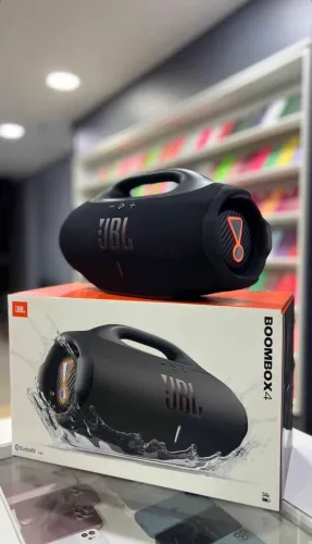 BOOMBOX 4