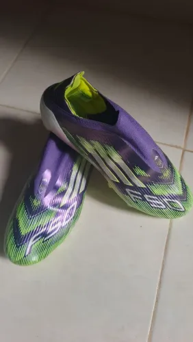 Chuteira Adidas F50