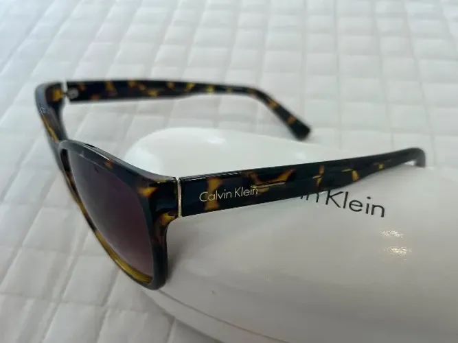 Óculos Calvin Klein