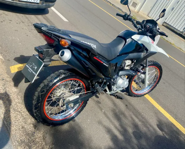 Vendo- HONDA NXR BROZ 160 17/17