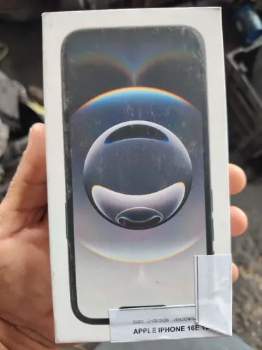 Vendo iPhone 16e 128 gigas