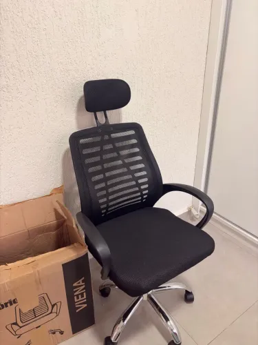 Cadeira de escritório nova