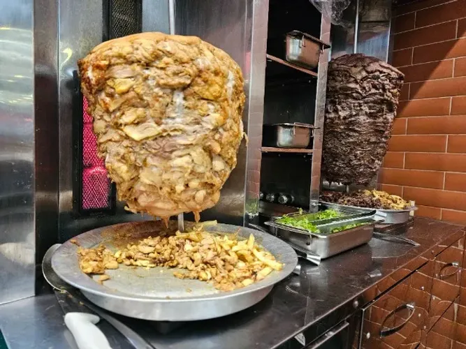 Vaga de emprego AUXILIAR DE SHAWARMEIRO