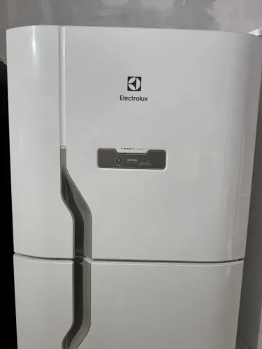 Geladeira frost free 440 litros gelando perfeitamente 