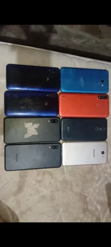 Celulares quebrados, só pra retirar peças