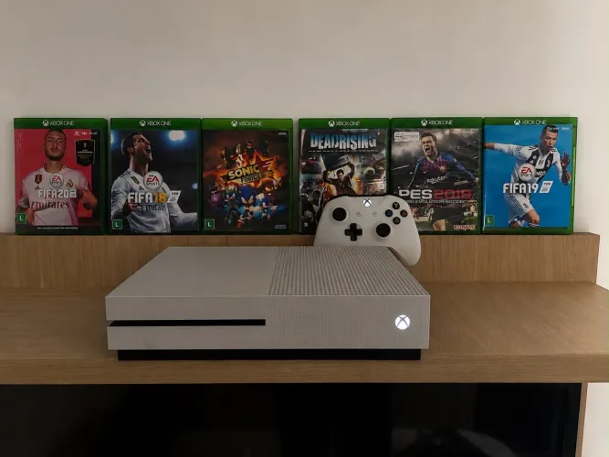 Xbox one S + 6 jogos originais