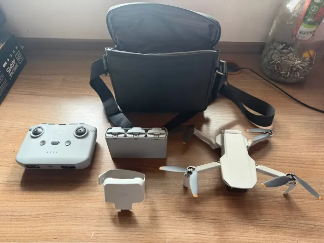 Dji mini 2 com 4 baterias completo 