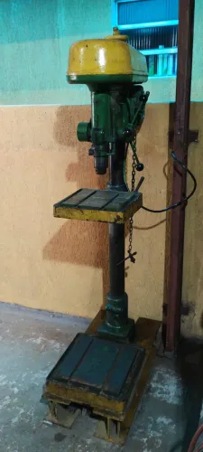 Furadeira de coluna trifásica 