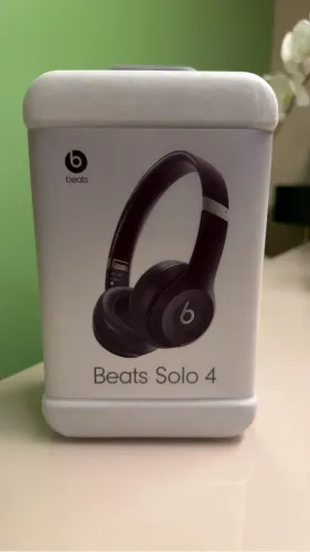 Fone de Ouvido Beats Solo 4 - Wireless, Bluetooth, Até 50 Horas, Preto Fosco
