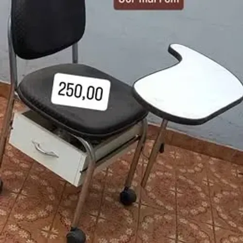 Cadeira de Manicure cor Marrom
