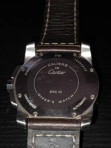 Elegante relógio Cartier Calibre Diver's Watch