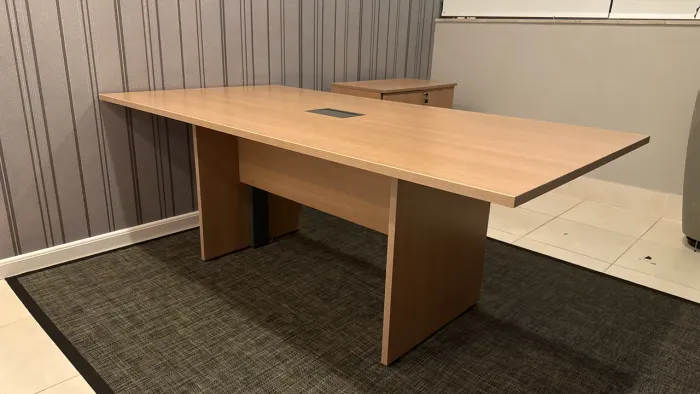 Mesa de reunião - 2,00 x 1,00
