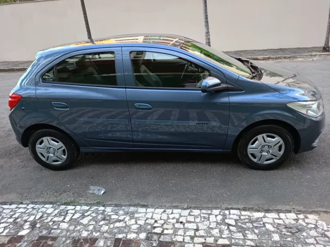 Chevrolet Onix Hatch LS 1.0 8V Flex Power Mec. 4P 2016