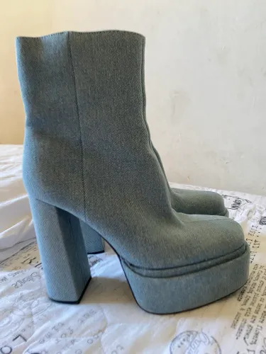 Bota jeans Zara