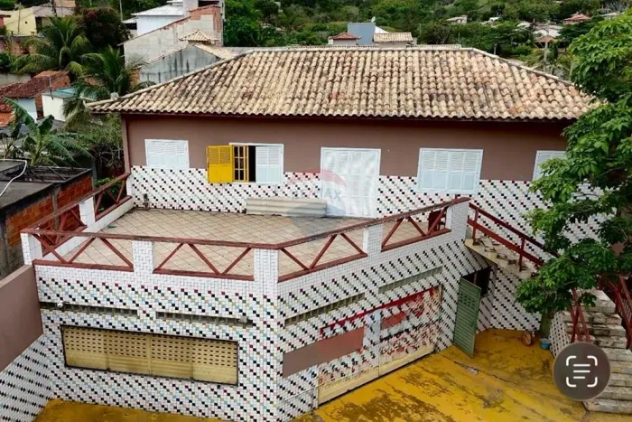 À venda prédio comercial com dois pavimentos e amplo estacionamento no bairro José Gonçalv