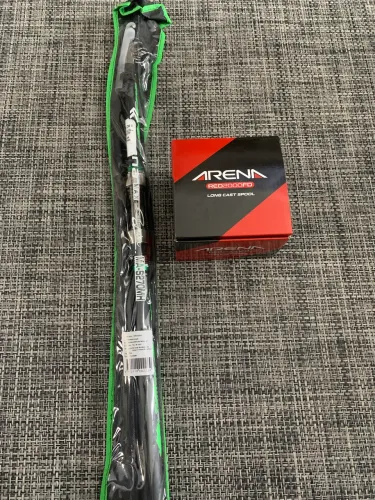 Conjunto de pesca  vara e molinete 