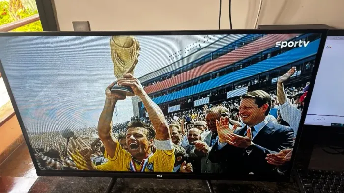 Smart TV HQ 32" HD, design slim, modelo HQS32NKH.