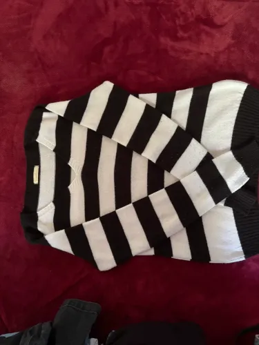 Blusa de lã listrada tamanho M semi usada