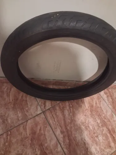 Peneu dianteiro para moto